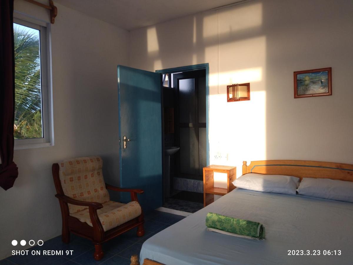 La Terrasse Hotel Port South East ภายนอก รูปภาพ